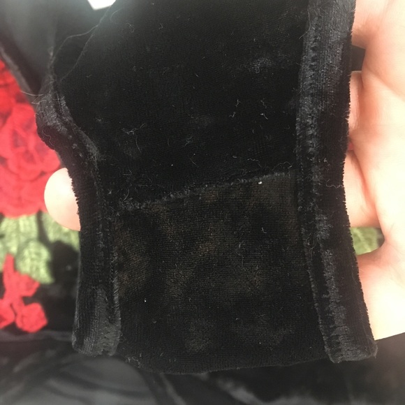 *SOLD* Black Velvet & Rose 🌹 Bodysuit - Picture 3 of 5